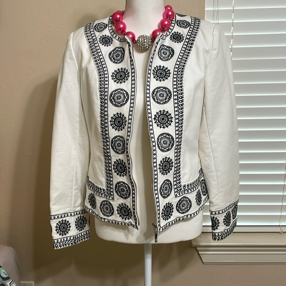 Nvcard Jacket white and black size 10